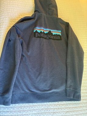 Patagonia Men's Navy Zip-up
